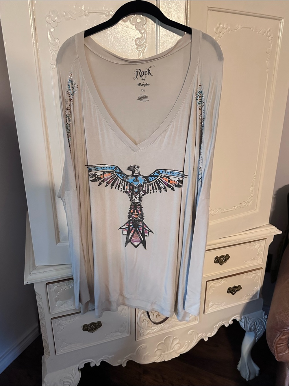 Wrangler Cream V-Neck Long Sleeve Top with Southwestern Bird Graphic